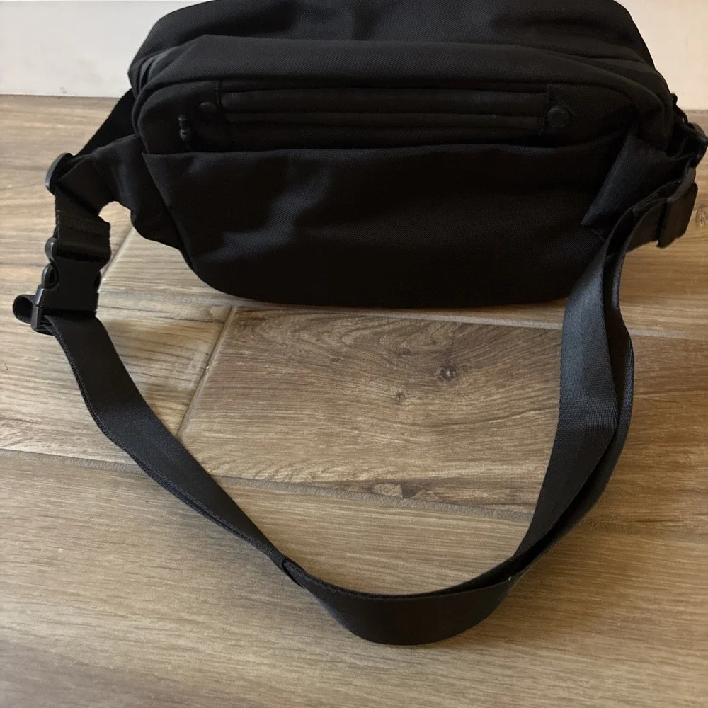 Ulanzi PBO38 Camera Sling Bag for Outdoor Travel 10L New Without Tags